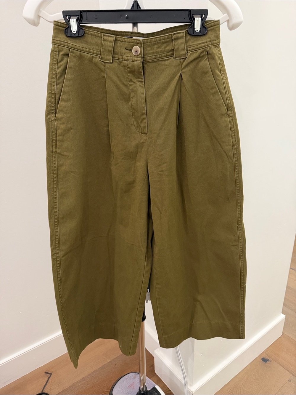 Old Navy Olive Green High-Rise Wide-Leg Bermuda Shorts